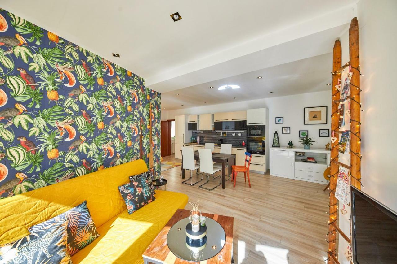 Pineapple Apartment Братислава Экстерьер фото