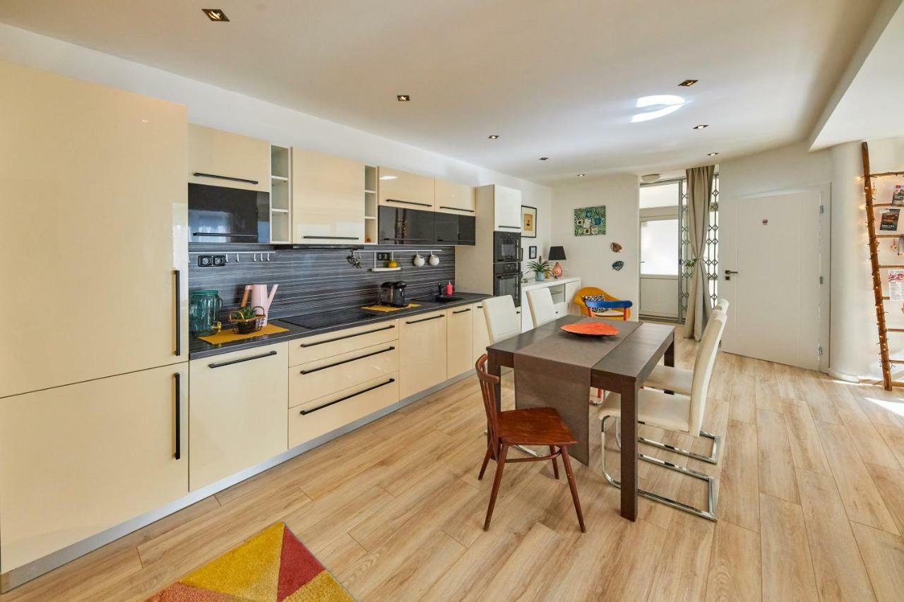 Pineapple Apartment Братислава Экстерьер фото