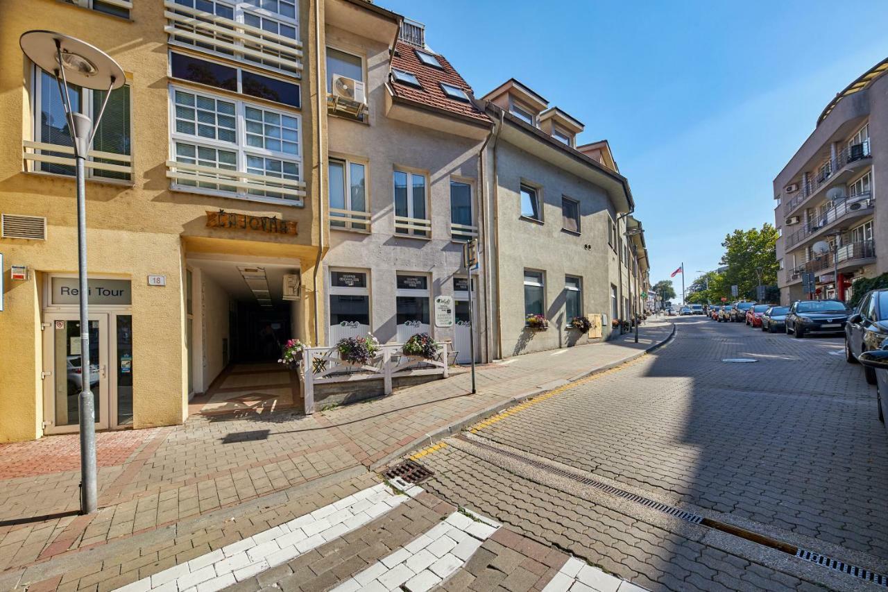 Pineapple Apartment Братислава Экстерьер фото